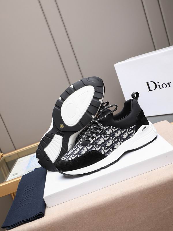 Premium Pattern Runner Sneakers