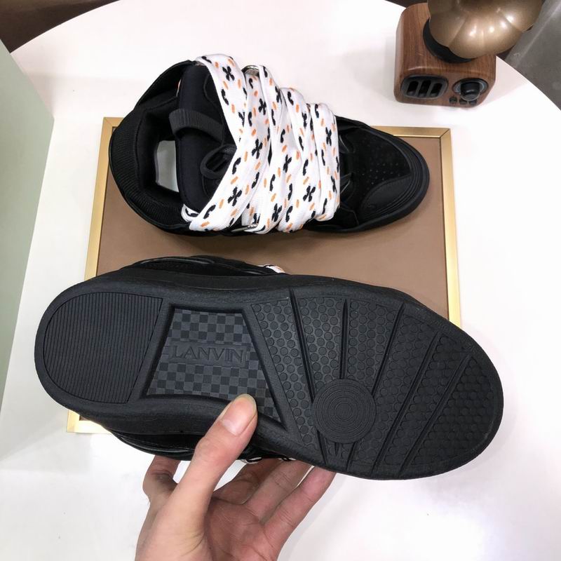 Viral Lace Black Sneakers